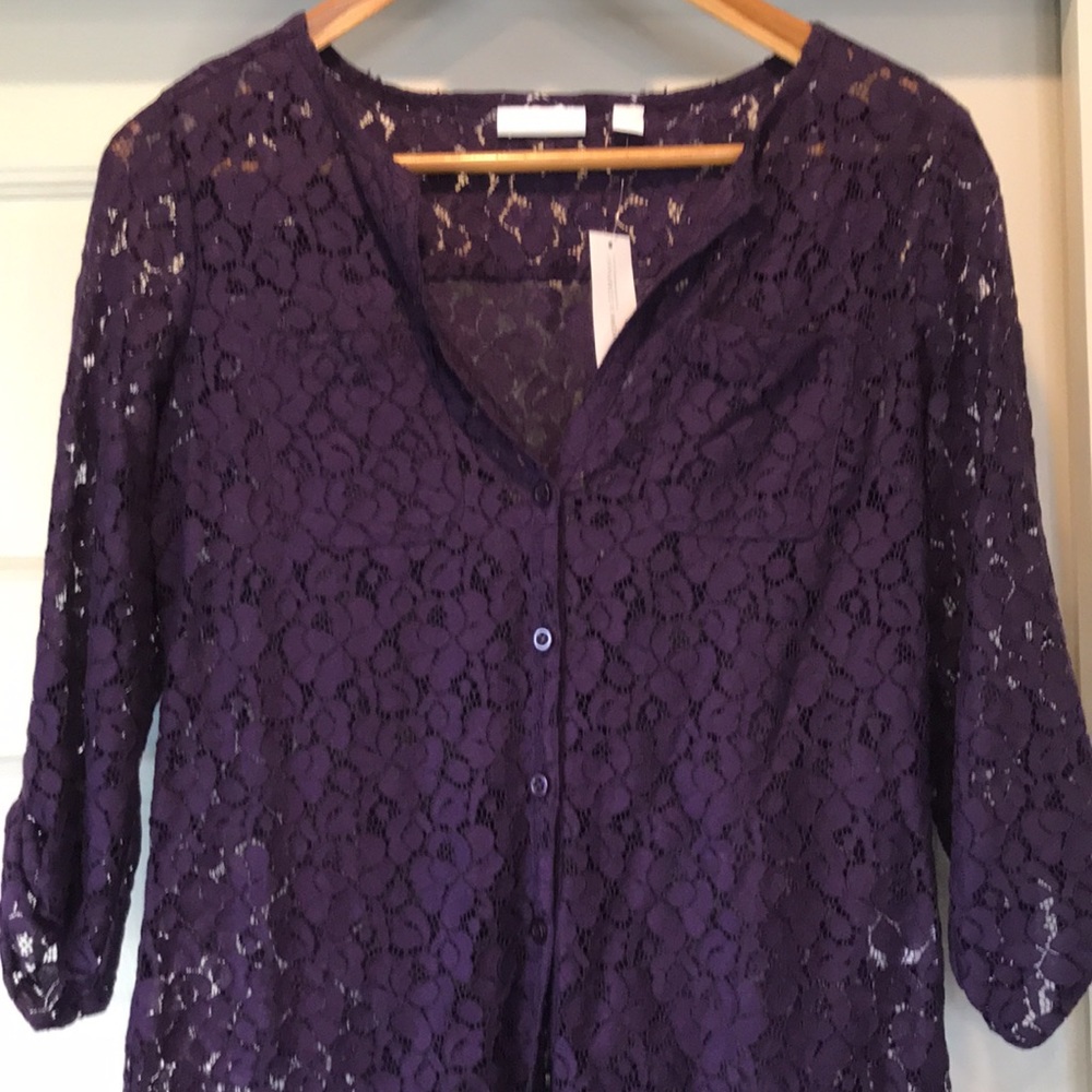 ⭐️New York and company purple lace button up top NWT - Picture 2 of 9